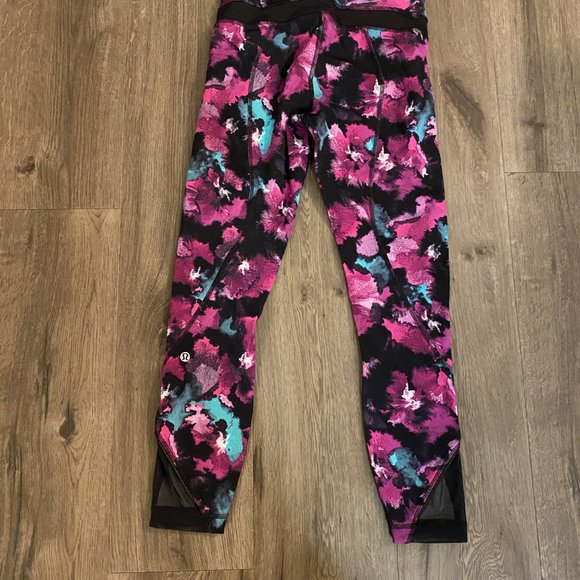 LULULEMON leggings with mesh zipper pockets Size 4 - Picture 7 of 9